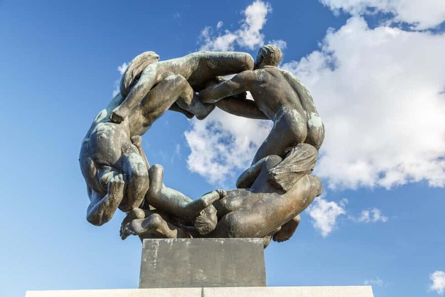 The Vigeland Park in Oslo: Insta-Perfect Walk with a Local - The stories behind the sculptures