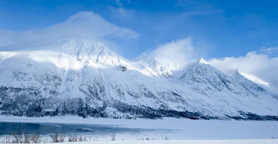 Tromsø: Arctic Landscape and Fjord Tour with Snacks - Håkøya and the narrow-road advantage
