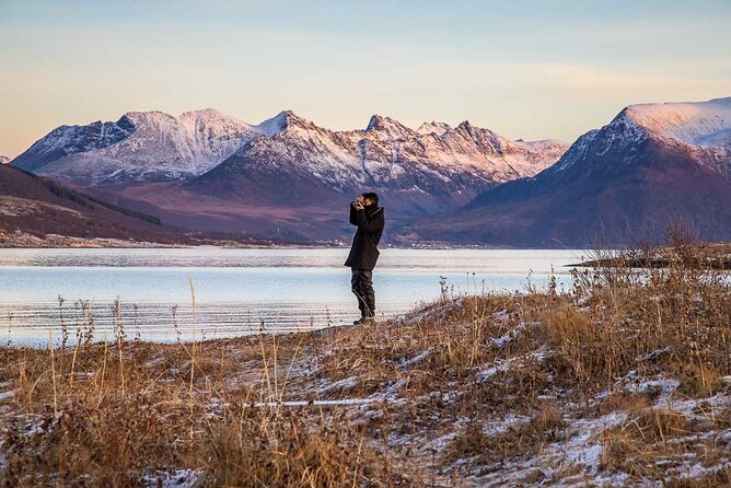 Tromsø: Arctic Landscapes Hiking / Snowshoeing Tour in the wild - Photography without carrying the camera
