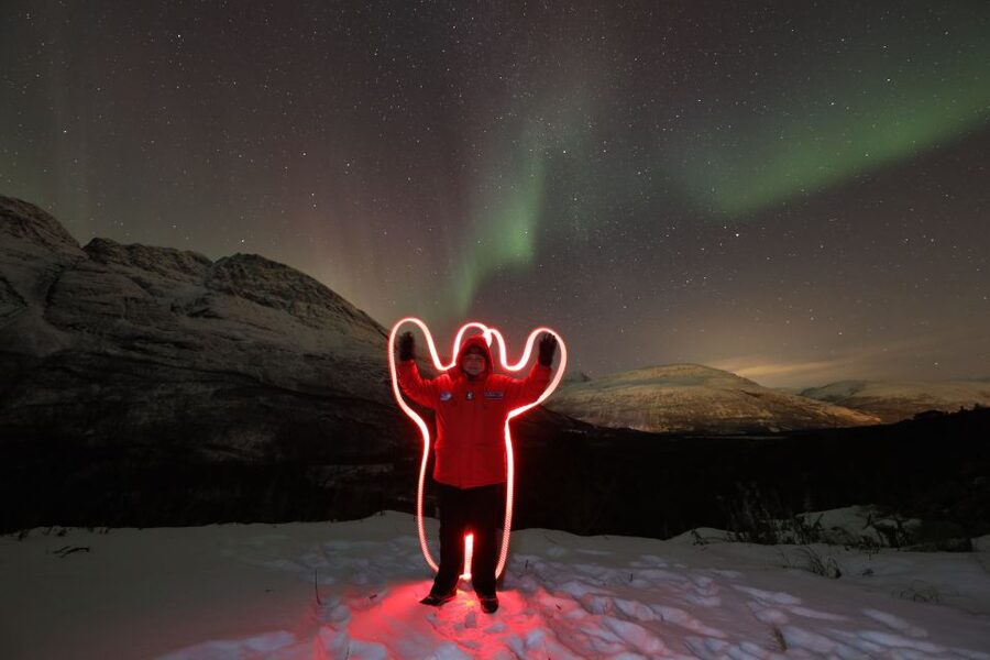 Tromsø: Aurora Borealis, Campfire, Hot Meal, Arctic Tour - Language, group size, and the practical fine print