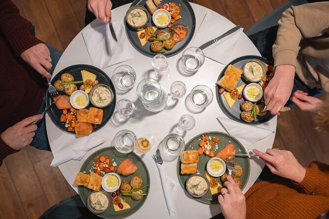 Tromso Aurora Cruise with 3-Course Dinner - A quiet route around Tromsøya Island