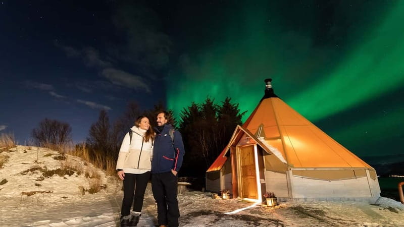 Tromsø: Aurora Safari Chase by big bus with Camp meal - Inside the private Aurora Camp