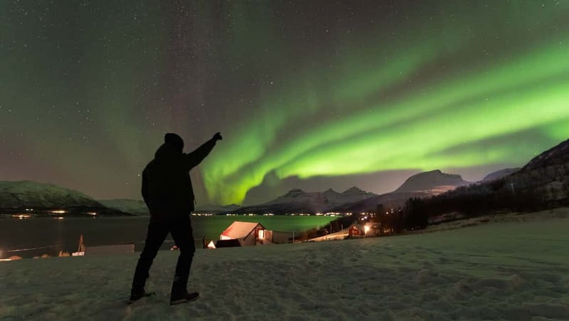 Tromsø: Aurora Safari Chase by big bus with Camp meal - Soup, stew, lefse, and hot drinks