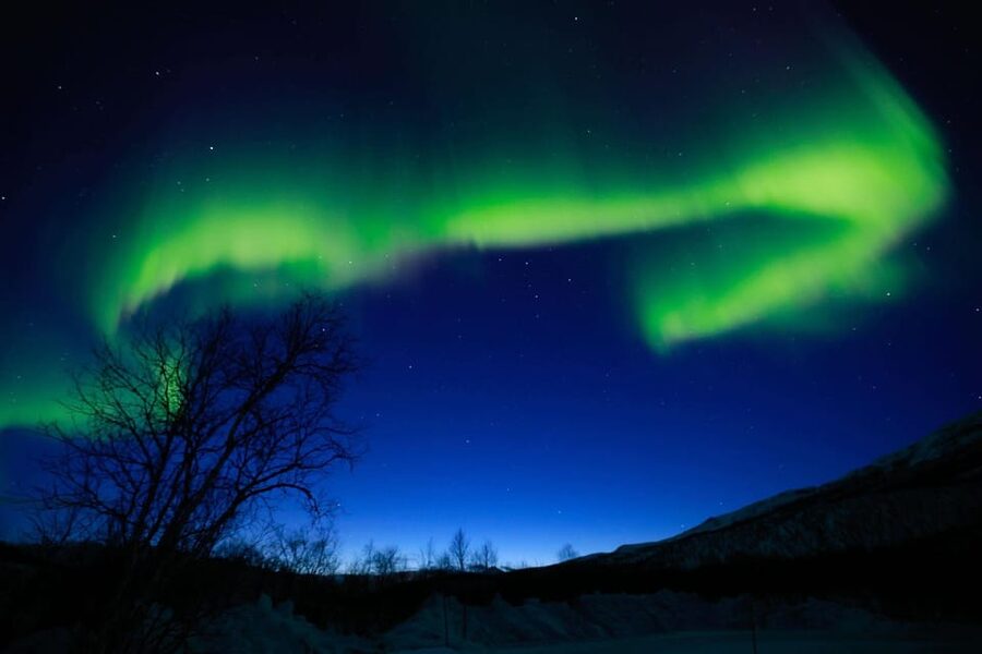 Tromsø Chinese Aurora Tour - A Chinese-speaking guide who stays involved