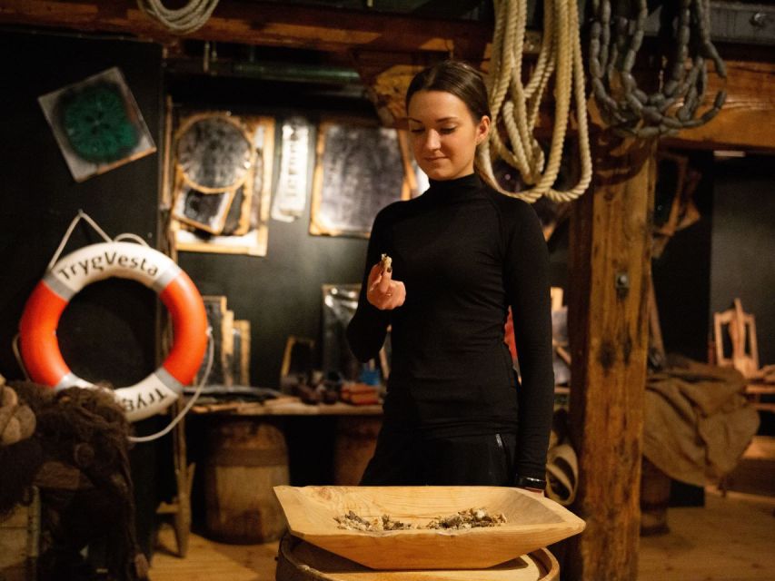 Tromso: Cod-Tasting Tour with Full Steam Museum Entry - What the 45-minute guided visit feels like