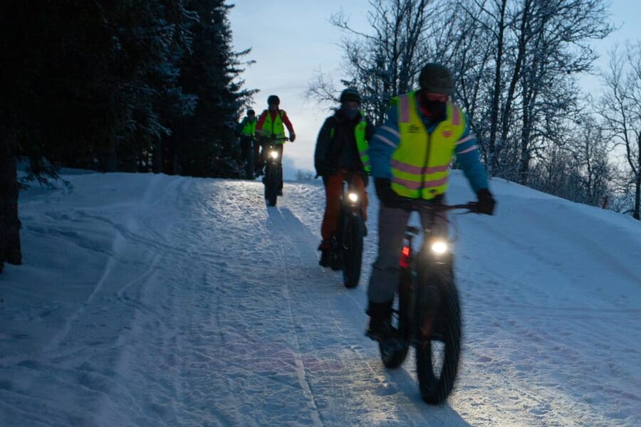 Tromsø: Electric fatbike trip on winter paths - Leaving central Tromsø by fatbike