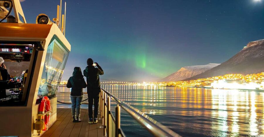 Tromso Electric Northern Lights Cruise - Soup, bread, and the bar