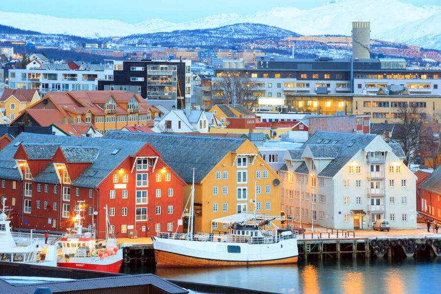 Tromso: Express Walk with a Local in 60 minutes - The best time to schedule it