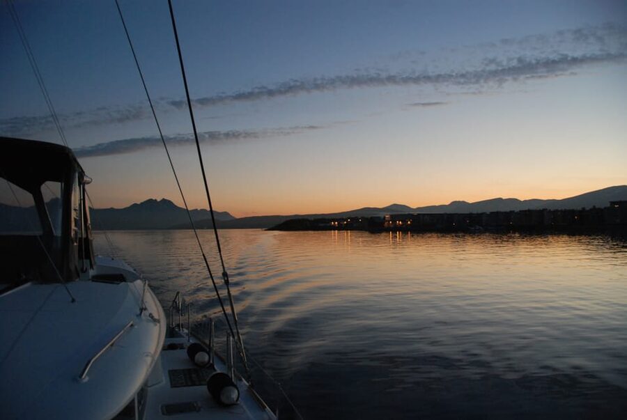 Tromsø: Fjord and Islands Luxury Catamaran Cruise - What the three-hour timing means