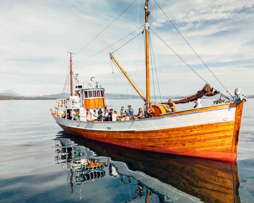 Tromsø: Fjord Fishing Cruise - Fishing the fjords, one stop at a time