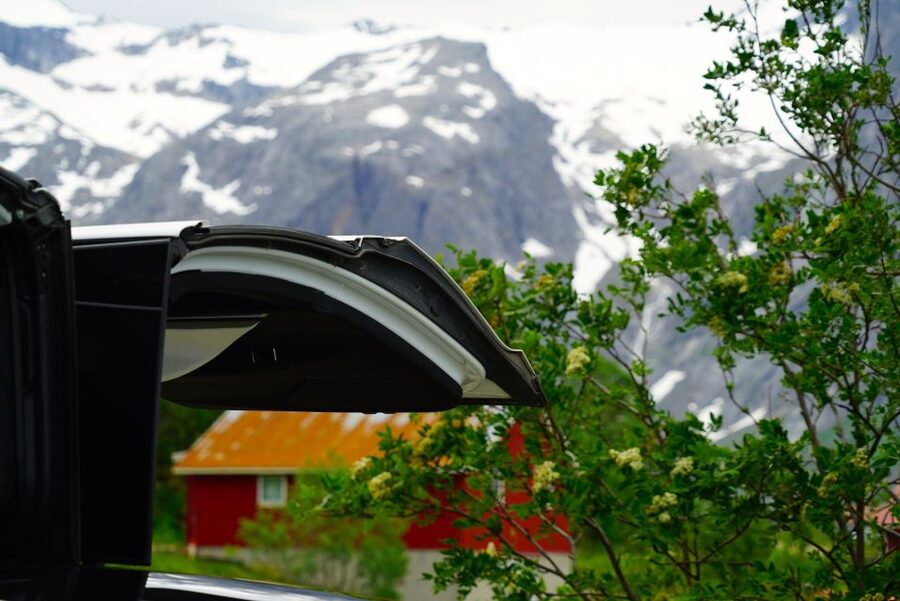 Tromsø: Fjord Sightseeing in a Tesla X Luxury Electric Car - Weather, clothing, and comfort