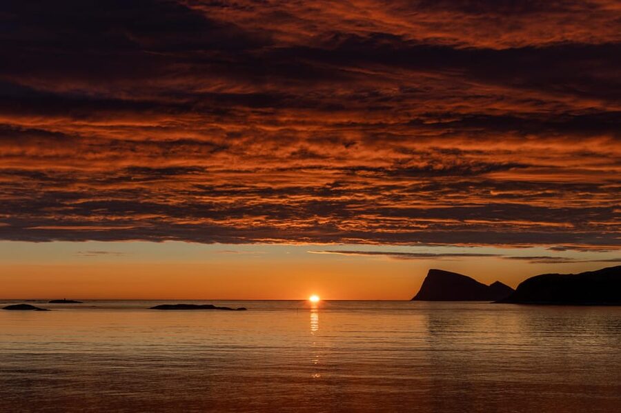 Tromsø: Fjords and Sommarøy Islands Tour with Salmon Picnic - From Tromsø to the first fjord views