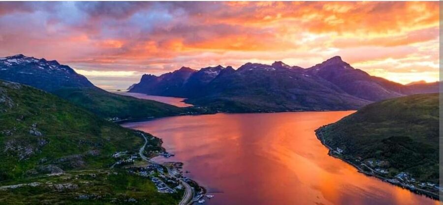 Tromsø: Fjords and Sommarøy Islands Tour with Salmon Picnic - Practical clothing and timing advice