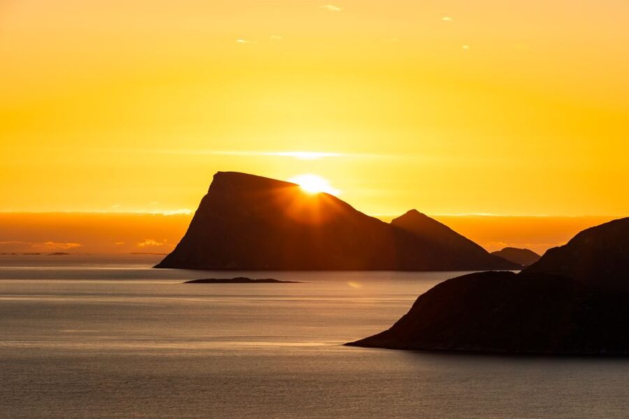 Tromso: Guided Fjord Expedition in Kvaløya with Light Lunch - Sommarøy brings open water and island scenery