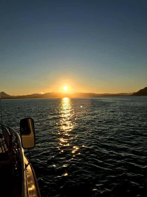 Tromsø: Midnight Sightseeing Cruise All-inclusive - Hella on Kvaløya: the main scenic pause