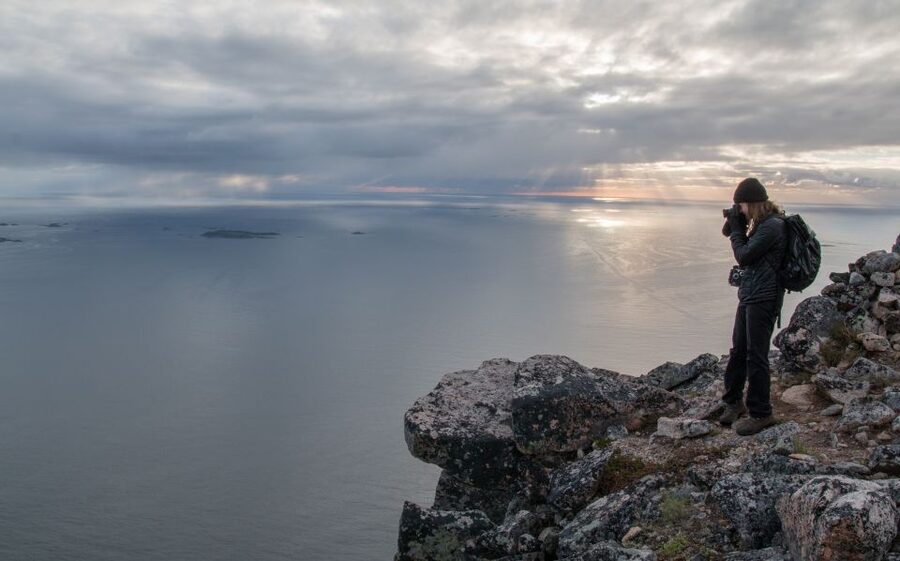 Tromsø: Midnight Sun Hike in the wilderness - Packing for a wet and bright Arctic evening