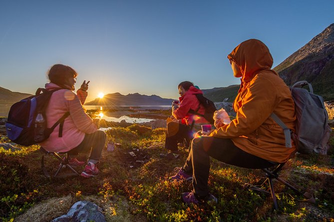 Tromsø: Midnight Sun Hike with Wandering Owl - Food at the summit, with hot drinks in cold air