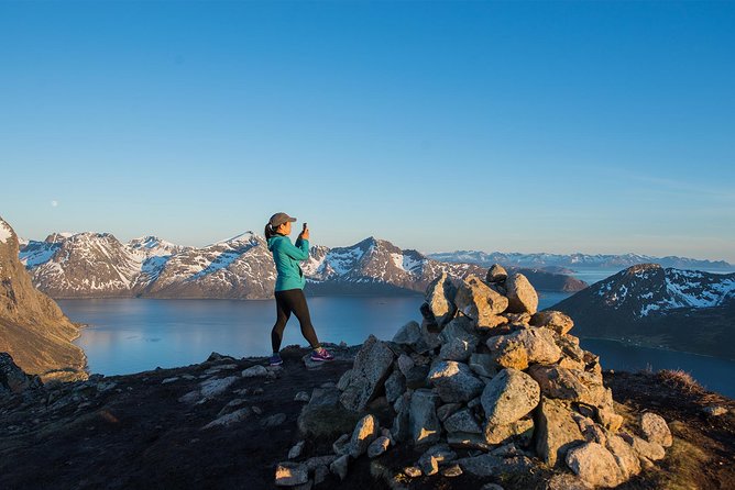Tromsø: Midnight Sun Hike with Wandering Owl - The guides make the small group work