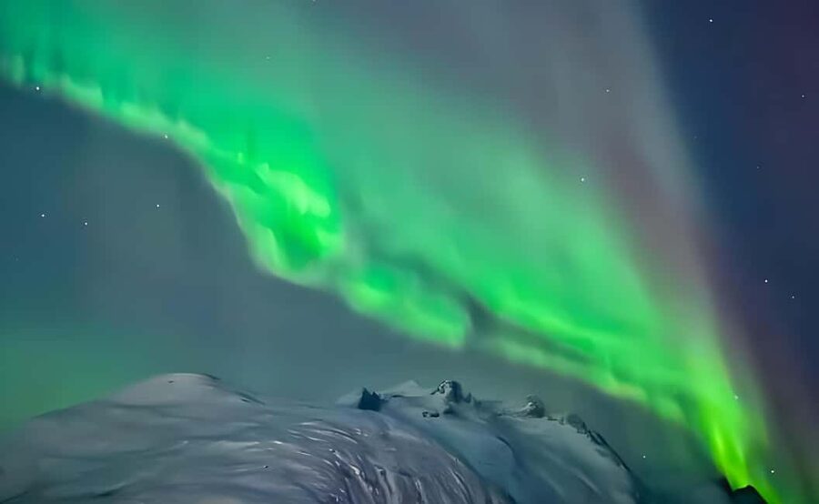 Tromsø: Northern Lights Adventure by Bus or Minibus - How the aurora search unfolds