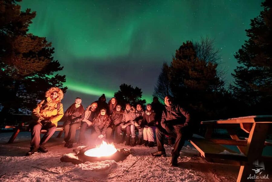 Tromsø: Northern Lights Chase by a comfortable bus - Chasing the aurora from Tromsø