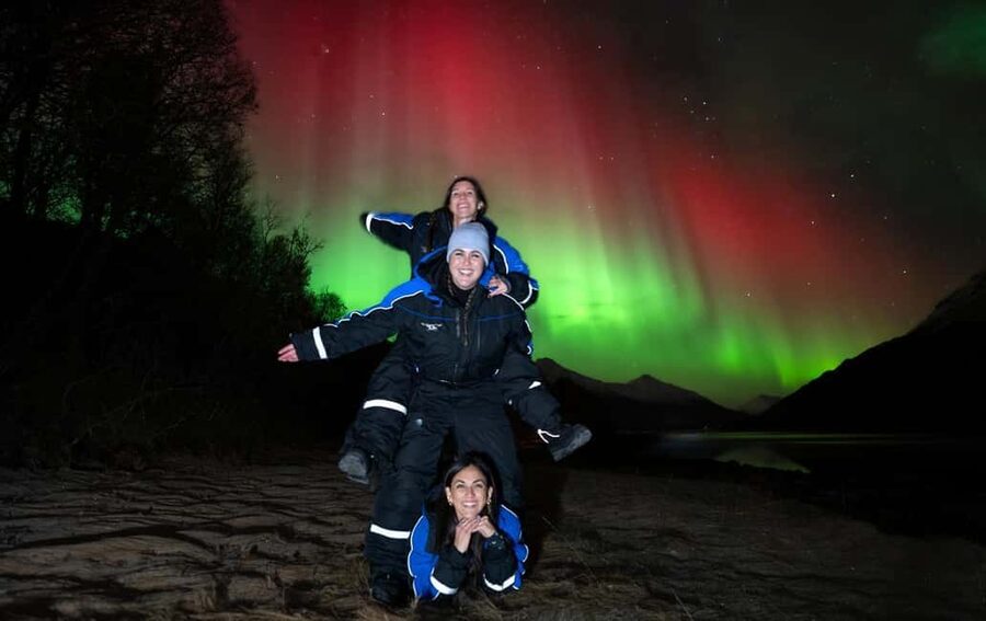 Tromsø: Northern Lights Chase + Free Professional Photos - Meeting at Scandic Ishavshotel