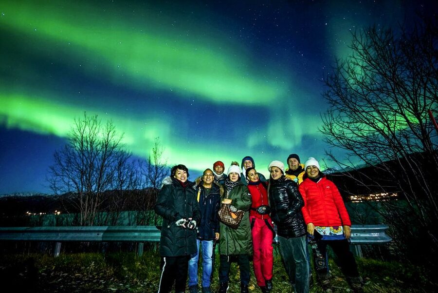 Tromsø: Northern Lights Chase Minibus Tour - Should you book it?