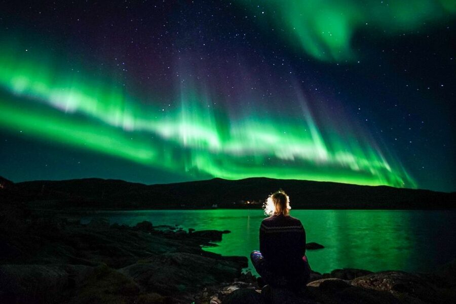 Tromsø: Northern Lights Chase Minibus Tour - Guides who make the difference