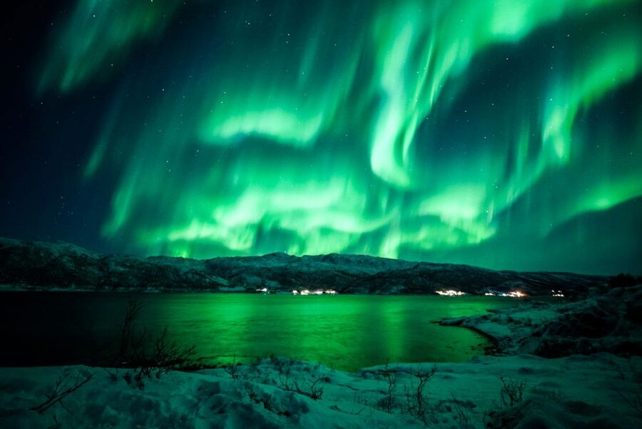 Tromsø: Northern Lights Chase Minibus Tour - Photography and the professional images
