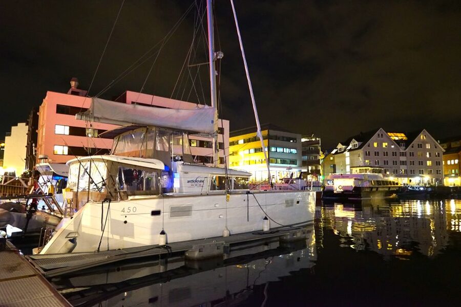 Tromsø: Northern Lights Luxury Catamaran Cruise - Should You Book the Tromsø Northern Lights Catamaran Cruise?