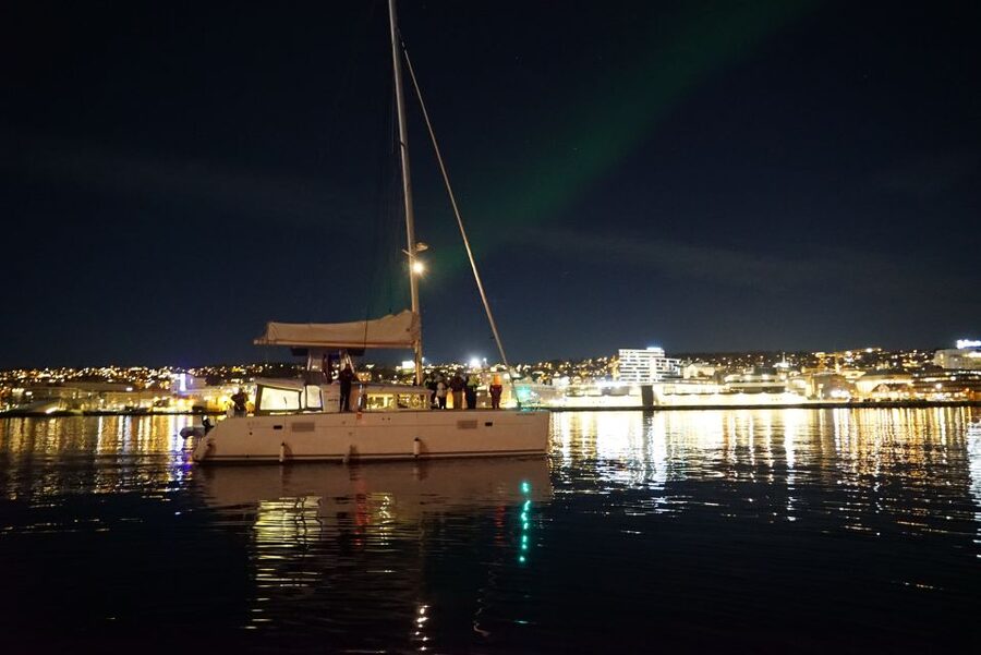 Tromsø: Northern Lights Luxury Catamaran Cruise - Food and Warmth Add Real Value