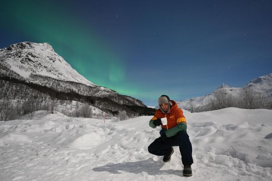 Tromsø: Northern Lights Minibus Small Private Tour Group - Stop 5: Moving again when the sky changes