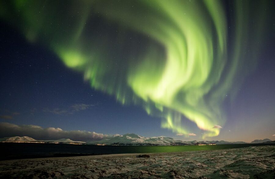 Tromso: Northern Lights Photography Tour by Bus (or miniBus) - Reaching the viewpoint under Arctic skies