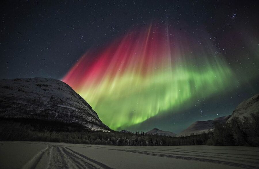 Tromso: Northern Lights Photography Tour by Bus (or miniBus) - Learning to photograph the Northern Lights