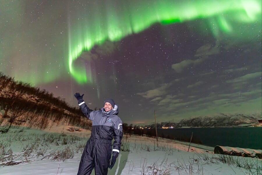 Tromsø: Northern Lights Tour w/Photo, Suits and Local Guide - The photography service and what you receive