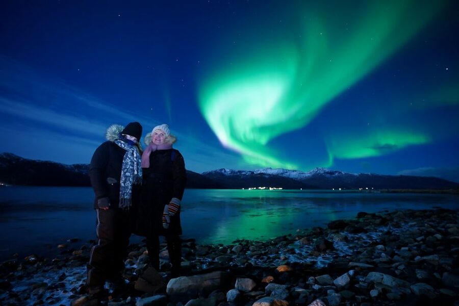 Tromsø: Northern Lights Tour with Free Professional Portrait - Small details that make the night better