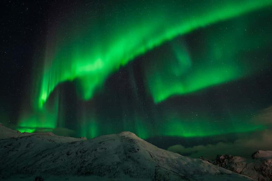 Tromsø: Northern Lights Tour with Guaranteed Sightings - The photography service is more useful than a phone snapshot