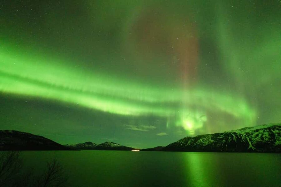 Tromsø: Northern Lights tour with local experts - Meeting at Storgata 25