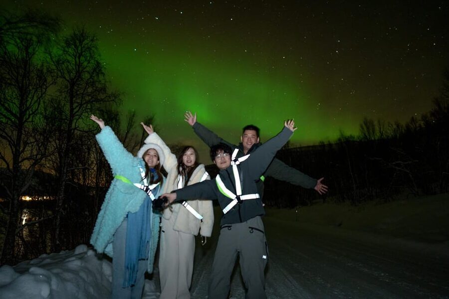 Tromsø: Northern Lights Tour with Local Guide and Photos - Why this Tromsø aurora tour feels different