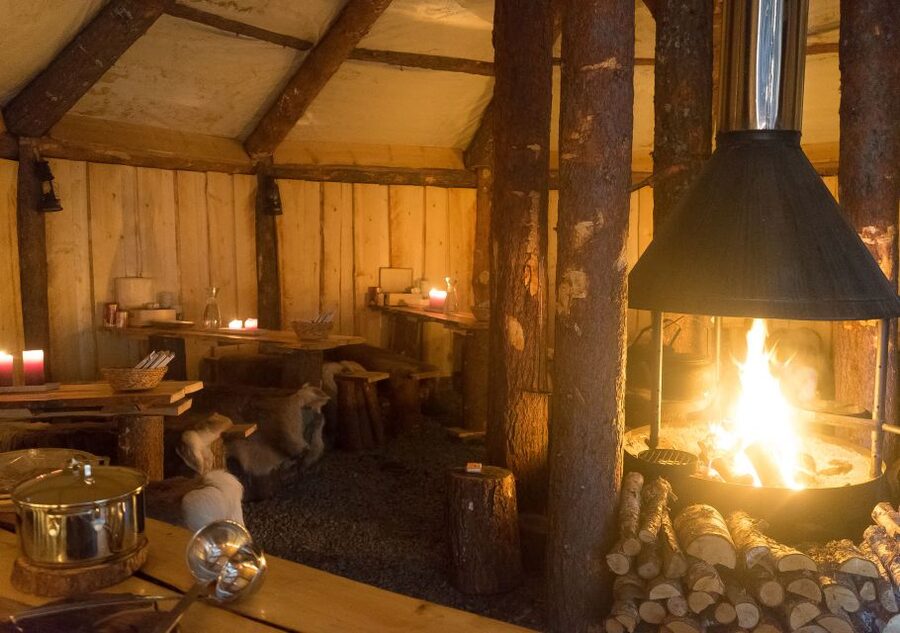 Tromsø: Reindeer Camp Dinner with Chance of Northern Lights - Hearing a traditional joik