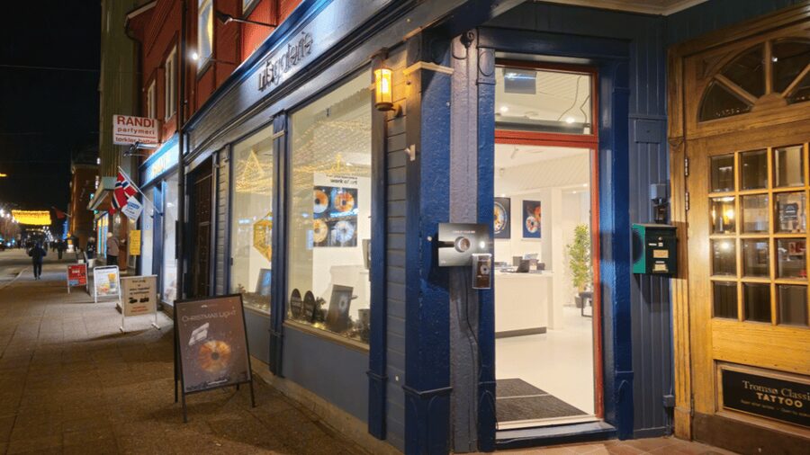 Tromsø: Reveal Your Eye Experience at the Iris Galerie - Who will enjoy Iris Galerie Tromsø most