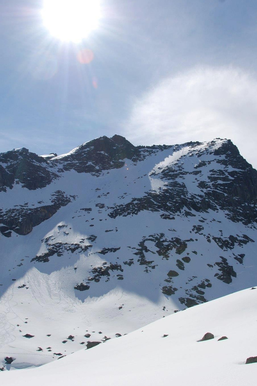 Tromsø: Snowshoeing in Scenic Landscape - A guide who watches the group