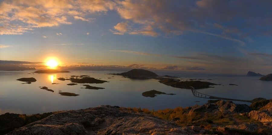 Tromsø: Sommarøy Islands Midnight Sun Tour - Tea and cookies on the beach at midnight