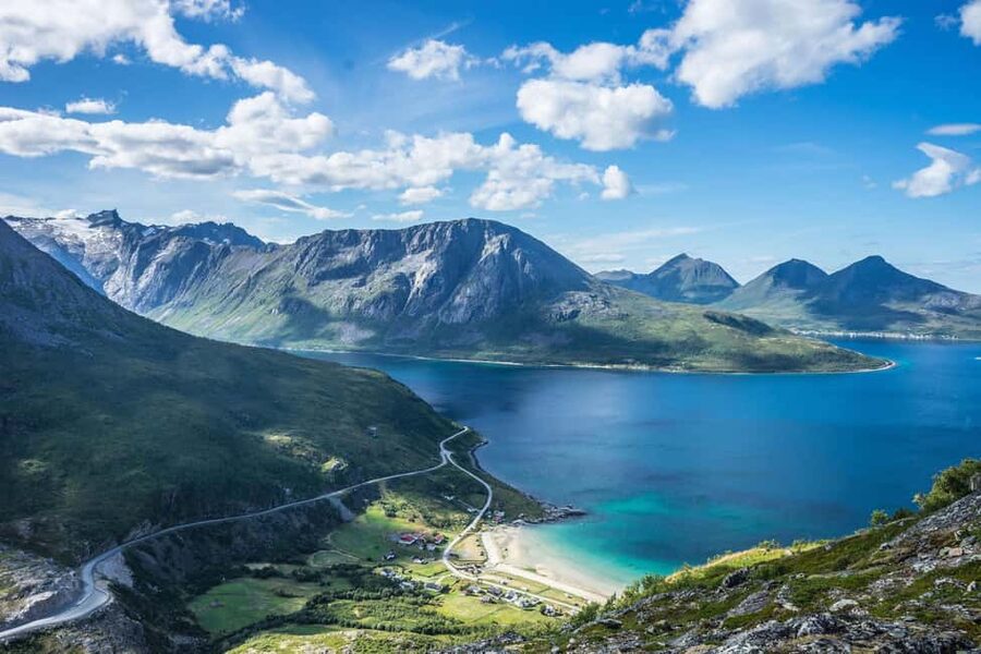 Tromsø: Summer Day Hike in the wilderness - The trail to Brosmetinden