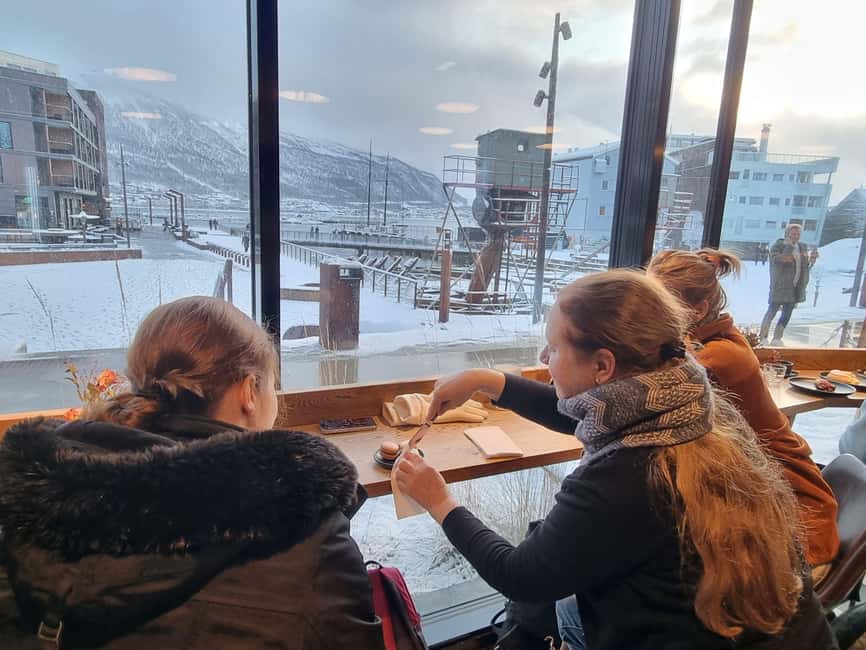 Tromsø Sweet Temptations tour: afternoon tea & chocolates - Tasting the Northern Lights cake