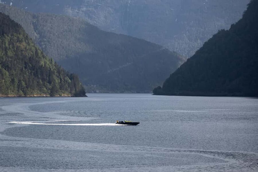 Ulvik adventure: Exploring Hardangerfjord's Osafjord by RIB - Why the local guide matters