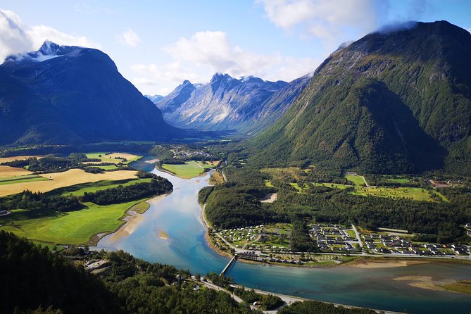 Via Ferrata Åndalsnes Intro Wall - Starting at Norsk Tindesenter at 10:00