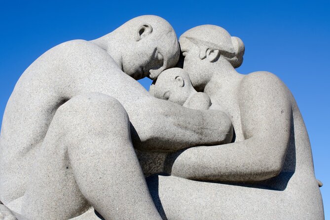 Vigeland Alien Threat in Oslo Exploration Game and Tour - The Vigeland Fountain and The Clan