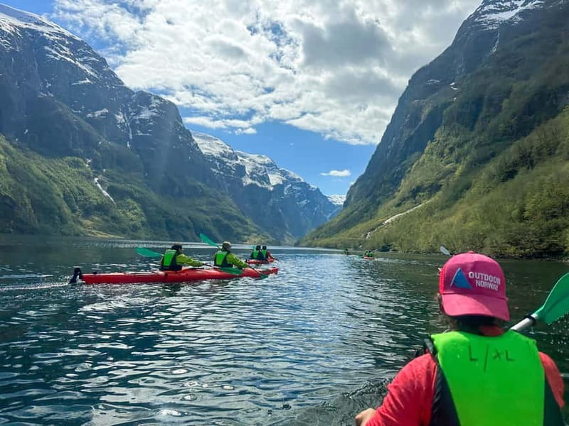 Vossevangen: Nærøyfjord Full-Day Guided Kayaking Trip - Five Hours Among Waterfalls and Mountain Farms