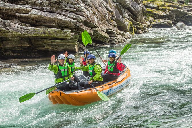 Whitewater Rafting Grade 3 to 4 - Pools, waterfalls, and time to look around